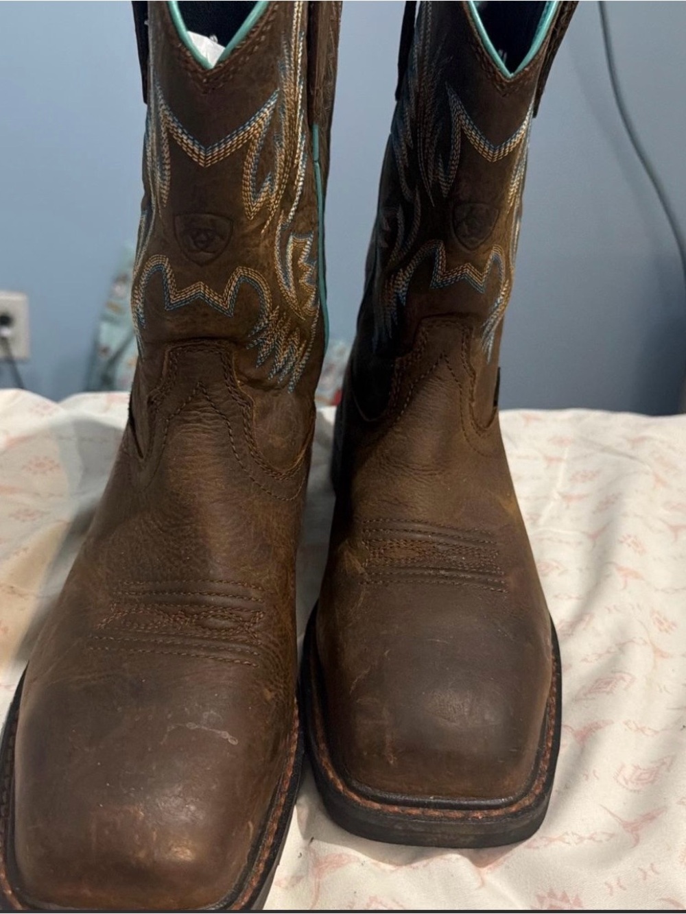 Ariat Brown Leather Western Boots with Turquoise Accent